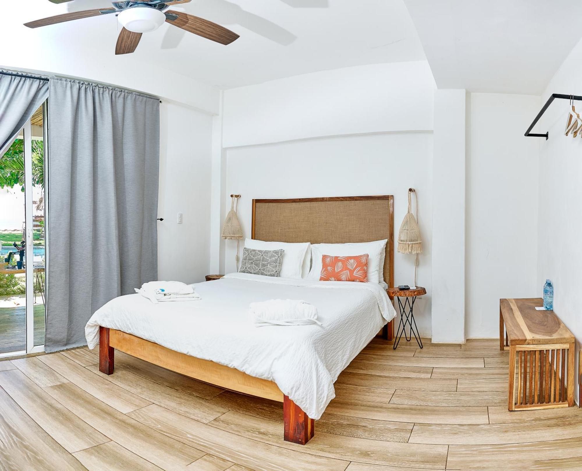 Hotel Aaki 3*